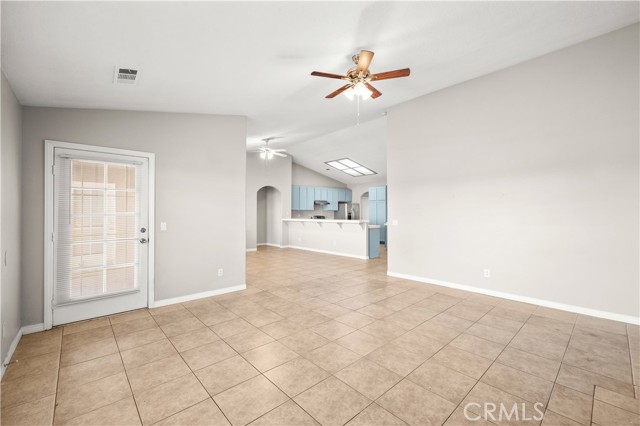 Detail Gallery Image 9 of 41 For 13229 Great Falls, Victorville,  CA 92395 - 3 Beds | 2 Baths