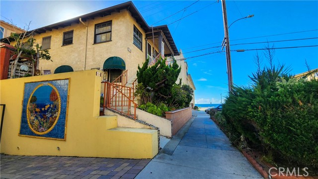 106 Avenue C, Redondo Beach, California 90277, 3 Bedrooms Bedrooms, ,2 BathroomsBathrooms,Residential,Sold,Avenue C,PV23212890