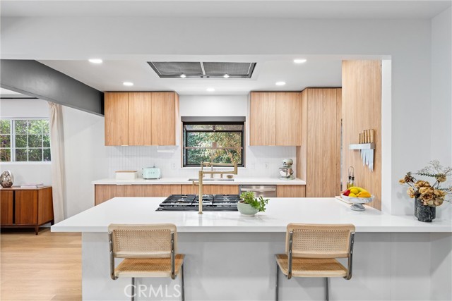 2924 Royal Palm Drive, Costa Mesa CA: https://media.crmls.org/medias/ae87295a-e967-41ad-b5c7-8d89368c1a25.jpg