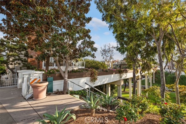 Detail Gallery Image 20 of 20 For 436 Fernleaf Ave #1/2,  Corona Del Mar,  CA 92625 - 3 Beds | 2 Baths