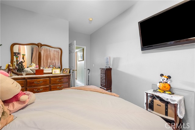 37433 56th E Street, Palmdale CA: https://media.crmls.org/medias/ae880ea7-e7e2-40e4-9843-d57a2f2f0f65.jpg