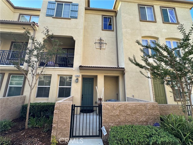12463 Phoenix Court, Eastvale CA: https://media.crmls.org/medias/ae885320-6c7a-4658-87c3-5c4f844a1e81.jpg