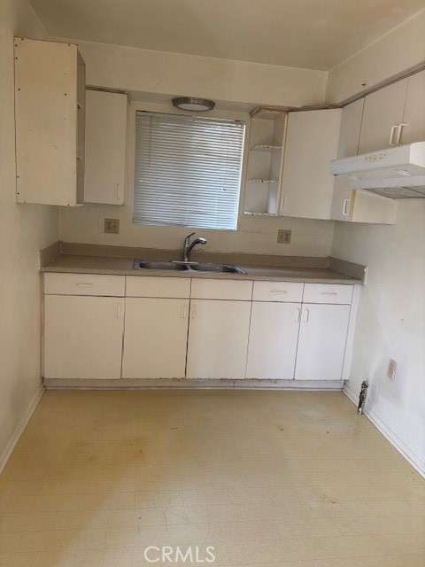 Detail Gallery Image 4 of 9 For 111 N Victoria Ave, Corona,  CA 92879 - 2 Beds | 1 Baths