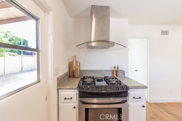 1774 Hamilton Street photo 8