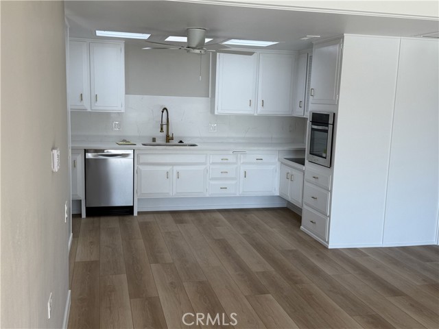 Detail Gallery Image 2 of 6 For 13801 El Dorado Dr 11a,  Seal Beach,  CA 90740 - 2 Beds | 2 Baths