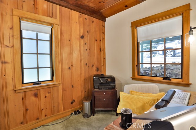 Detail Gallery Image 15 of 49 For 25214 Scenic View Dr, Crestline,  CA 92325 - 2 Beds | 2/1 Baths