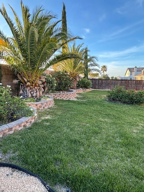 11968 Taylor Ct, Victorville, CA 92392 photo 3