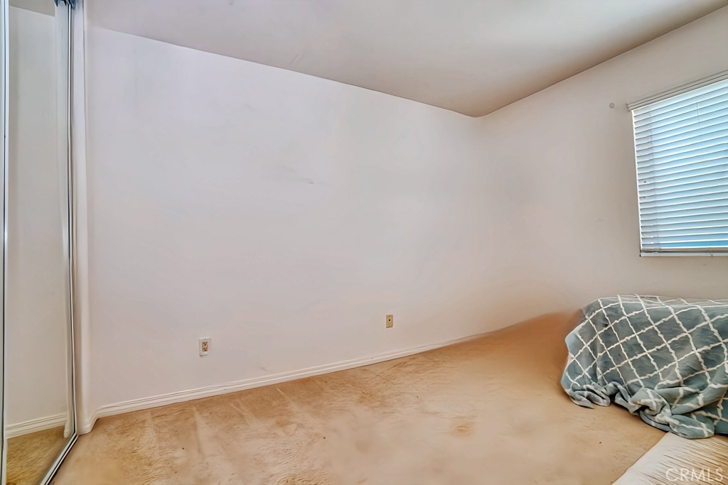 https://media.crmls.org/medias/ae8c4a85-6b17-4e76-8bc8-92fd61ada364.jpg?preset=X-Large