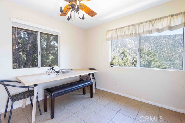 2441 Innsbruck Court, Pine Mountain Club CA: https://media.crmls.org/medias/ae8c5204-4058-440c-aeb2-fbcdb49e9ef7.jpg