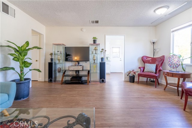 Detail Gallery Image 6 of 32 For 39543 Armfield Ave, Palmdale,  CA 93551 - 3 Beds | 2 Baths