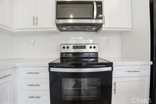 Detail Gallery Image 15 of 52 For 556 Enzo St, Lake Elsinore,  CA 92530 - 3 Beds | 2/1 Baths