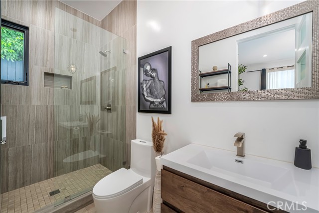 4706 Katherine Avenue, Sherman Oaks CA: https://media.crmls.org/medias/ae8f19f8-36bc-4fc7-ac08-10142c612b84.jpg