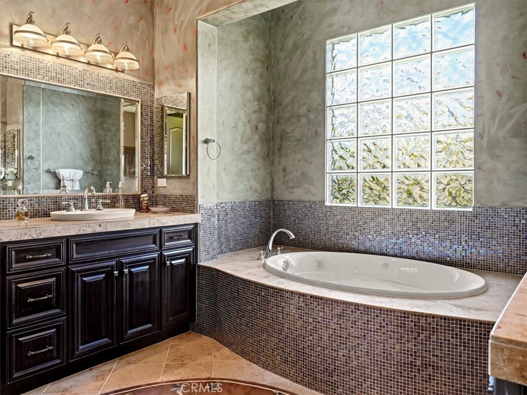 MLS #OC26218366 image #36
