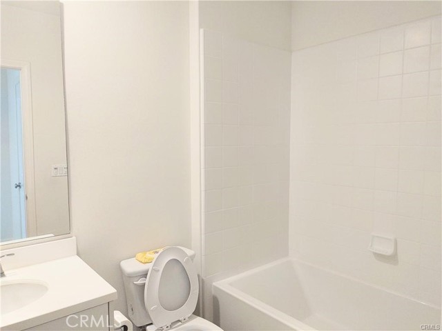 Detail Gallery Image 11 of 12 For 120 Nature Walk, Irvine,  CA 92618 - 2 Beds | 2 Baths