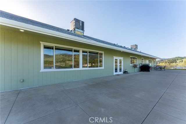 2260 Lakeshore Blvd, Upper Lake CA: https://media.crmls.org/medias/ae8fe6c6-8f20-4d87-bab6-54ebb71a3ad4.jpg