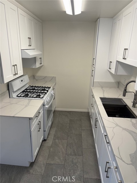 7039 Remmet Avenue, Canoga Park CA: https://media.crmls.org/medias/ae907f27-fb38-4923-88bc-32daa2757ca9.jpg
