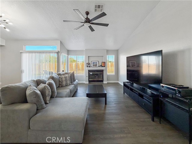 Detail Gallery Image 7 of 20 For 460 River Valley Ave, Blythe,  CA 92225 - 3 Beds | 2 Baths