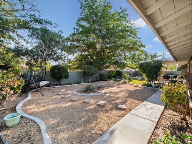 Detail Gallery Image 27 of 31 For 19215 Kinai Rd, Apple Valley,  CA 92307 - 3 Beds | 2 Baths