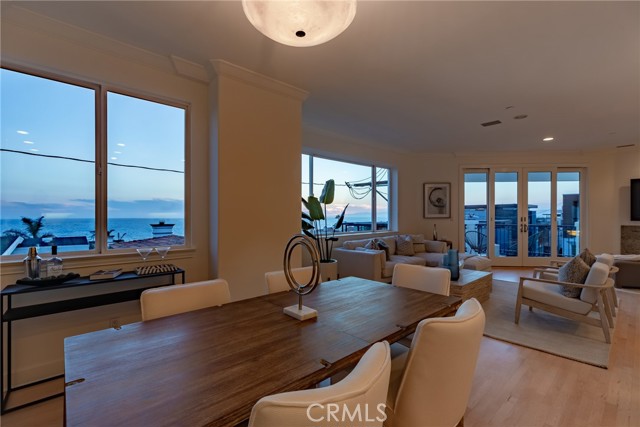 216 1st Street, Manhattan Beach, California 90266, 3 Bedrooms Bedrooms, ,4 BathroomsBathrooms,Residential,Sold,1st,SB21166941