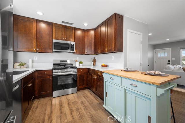 4513 E Cervato Street, Long Beach CA: https://media.crmls.org/medias/ae9281a6-1103-42d1-a130-57362cd94b2a.jpg