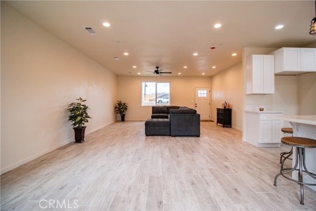 Detail Gallery Image 12 of 42 For 21104 Brentwood Dr, Tehachapi,  CA 93561 - 3 Beds | 2 Baths