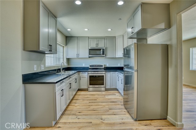Detail Gallery Image 9 of 19 For 19848 Taylor St, California City,  CA 93505 - 4 Beds | 2 Baths