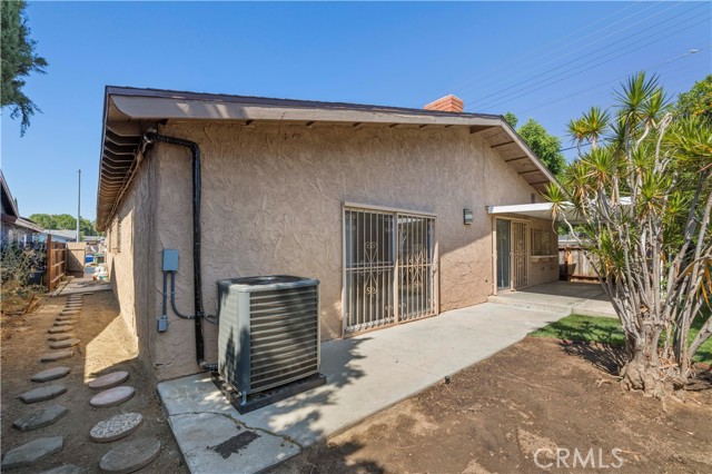 Detail Gallery Image 52 of 55 For 18900 Ledan St, Northridge,  CA 91324 - 4 Beds | 2 Baths