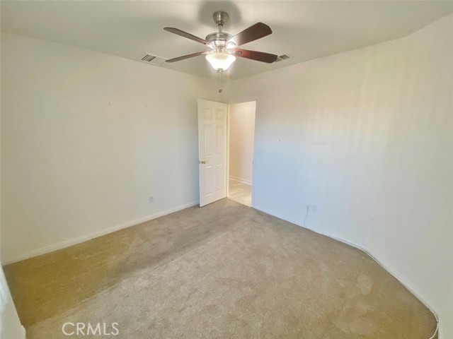 57281 Titian Court, Yucca Valley CA: https://media.crmls.org/medias/ae965164-fa9e-4e08-a6c1-cc8c35362d56.jpg