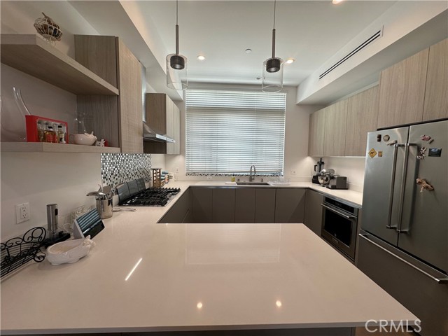 Detail Gallery Image 5 of 24 For 3103 S Dakota Dr, Los Angeles,  CA 90034 - 3 Beds | 3/1 Baths