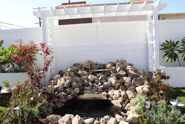 Detail Gallery Image 59 of 69 For 9103 Wystone Ave, Northridge,  CA 91324 - 4 Beds | 3 Baths