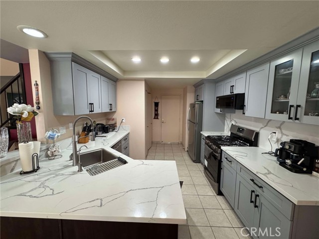 2044 W Hastings Way, Anaheim CA: https://media.crmls.org/medias/ae97ec21-0e8e-4ad9-81ff-2b6db389a24e.jpg