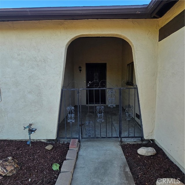 Detail Gallery Image 3 of 16 For 2046 Calle Diablo, Hemet,  CA 92545 - 2 Beds | 1 Baths
