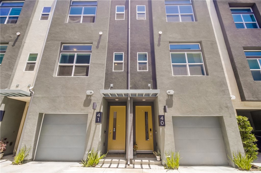 MLS #OC25117996 img 1