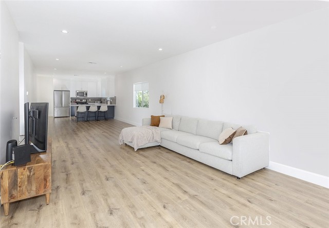 25101 Vermont Drive, Newhall CA: https://media.crmls.org/medias/ae9956ae-a04b-4ffe-870c-eba198be38e0.jpg