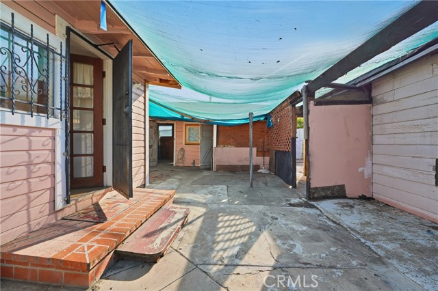 Detail Gallery Image 9 of 15 For 16203 Orange, Paramount,  CA 90723 - 4 Beds | 2 Baths