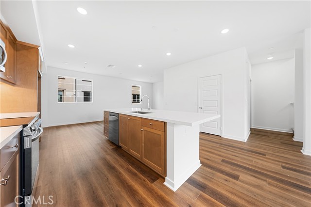 Detail Gallery Image 8 of 26 For 555 via Vallarta, Camarillo,  CA 93012 - 3 Beds | 2/2 Baths