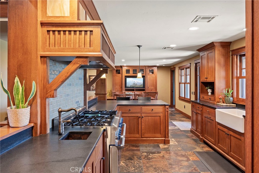 Ae9b7066 084d 49f1 Bcf2 509431c444af