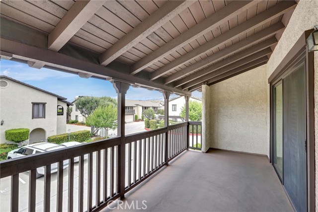 1180 Strawberry Lane, Glendora CA: https://media.crmls.org/medias/ae9c0276-41bd-4db3-8b44-5e79ed5e7049.jpg