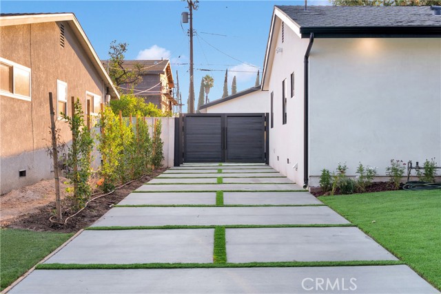 Detail Gallery Image 4 of 60 For 10509 Dempsey Ave, Granada Hills,  CA 91344 - 4 Beds | 3/1 Baths