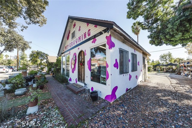 2006 E Foothill Boulevard, Pasadena CA: https://media.crmls.org/medias/ae9ce243-cd09-4731-839e-9a4eec747fc3.jpg