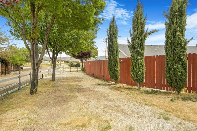 Detail Gallery Image 15 of 48 For 22301 Westwood Bld, Tehachapi,  CA 93561 - 3 Beds | 2 Baths