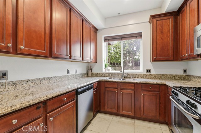 Detail Gallery Image 13 of 39 For 1023 Wilcox Ave, Los Angeles,  CA 90038 - 2 Beds | 2 Baths