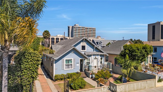 Detail Gallery Image 4 of 39 For 1208 Linden Ave, Long Beach,  CA 90813 - 11 Beds | 4 Baths