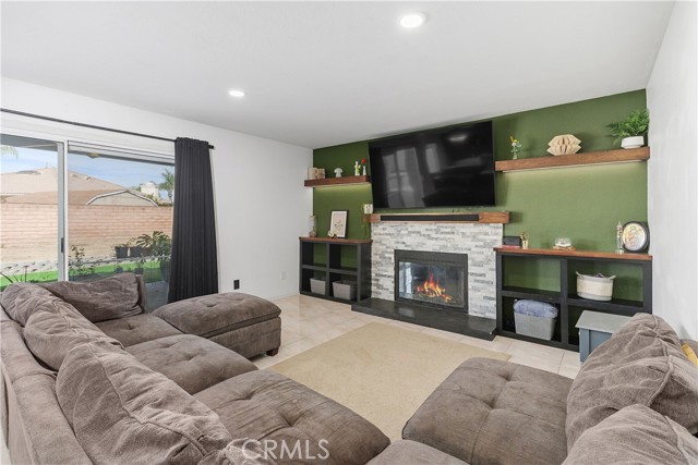 Detail Gallery Image 5 of 19 For 30318 Deer Meadow, Temecula,  CA 92591 - 4 Beds | 3 Baths