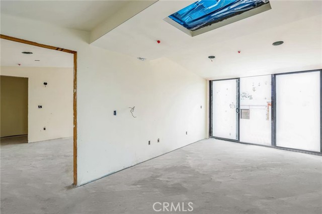 664 Indiana Avenue, Venice CA: https://media.crmls.org/medias/ae9e9bc2-2fa7-4b7f-9375-0a2a56feafe9.jpg