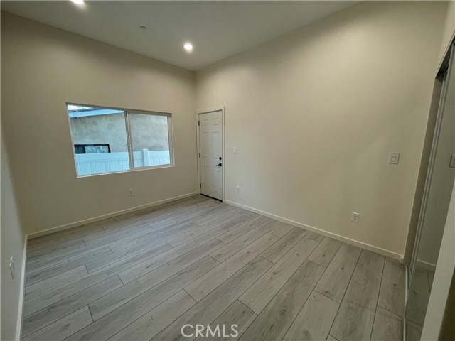 Detail Gallery Image 7 of 10 For 7932 Amestoy Ave, Van Nuys,  CA 91406 - 2 Beds | 1 Baths