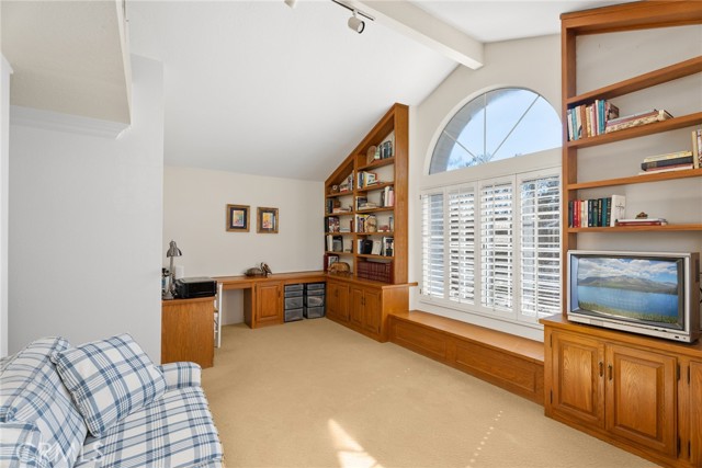 50 Emerald, Irvine CA: https://media.crmls.org/medias/ae9ebead-3b9a-4645-b3fd-72be1307f3f7.jpg