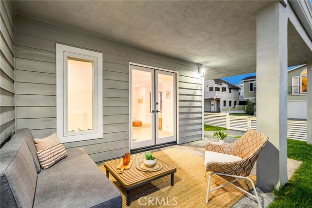 927 6th Street, Hermosa Beach CA: https://media.crmls.org/medias/ae9f9417-a050-4b55-9c95-b40ad291d1d1.jpg