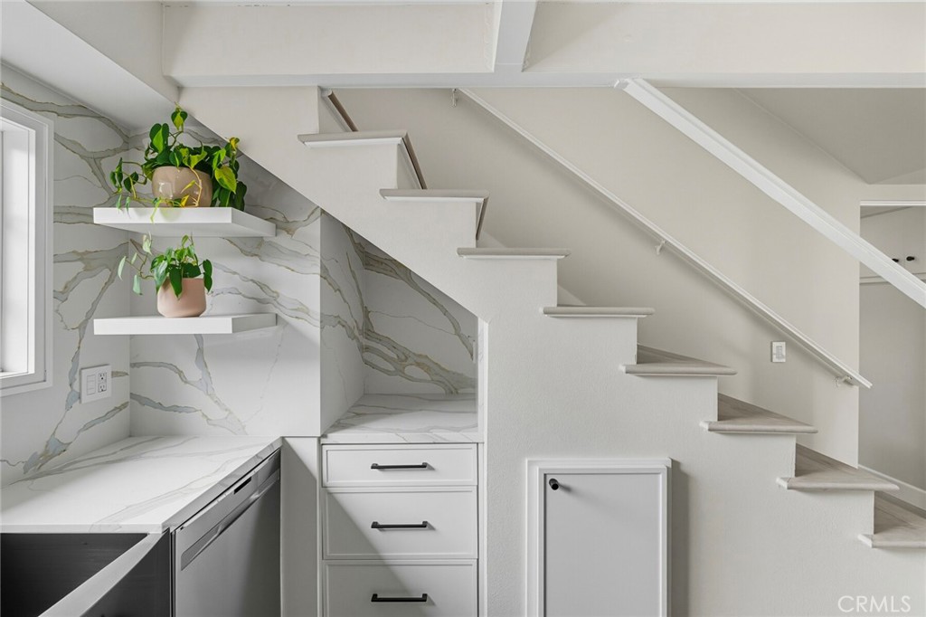 MLS #OC25234747 image #4