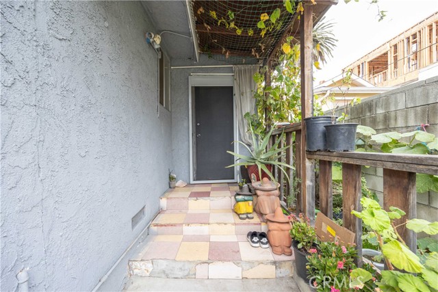 Detail Gallery Image 15 of 18 For 1782 W 37th Pl, Los Angeles,  CA 90018 - 3 Beds | 2 Baths